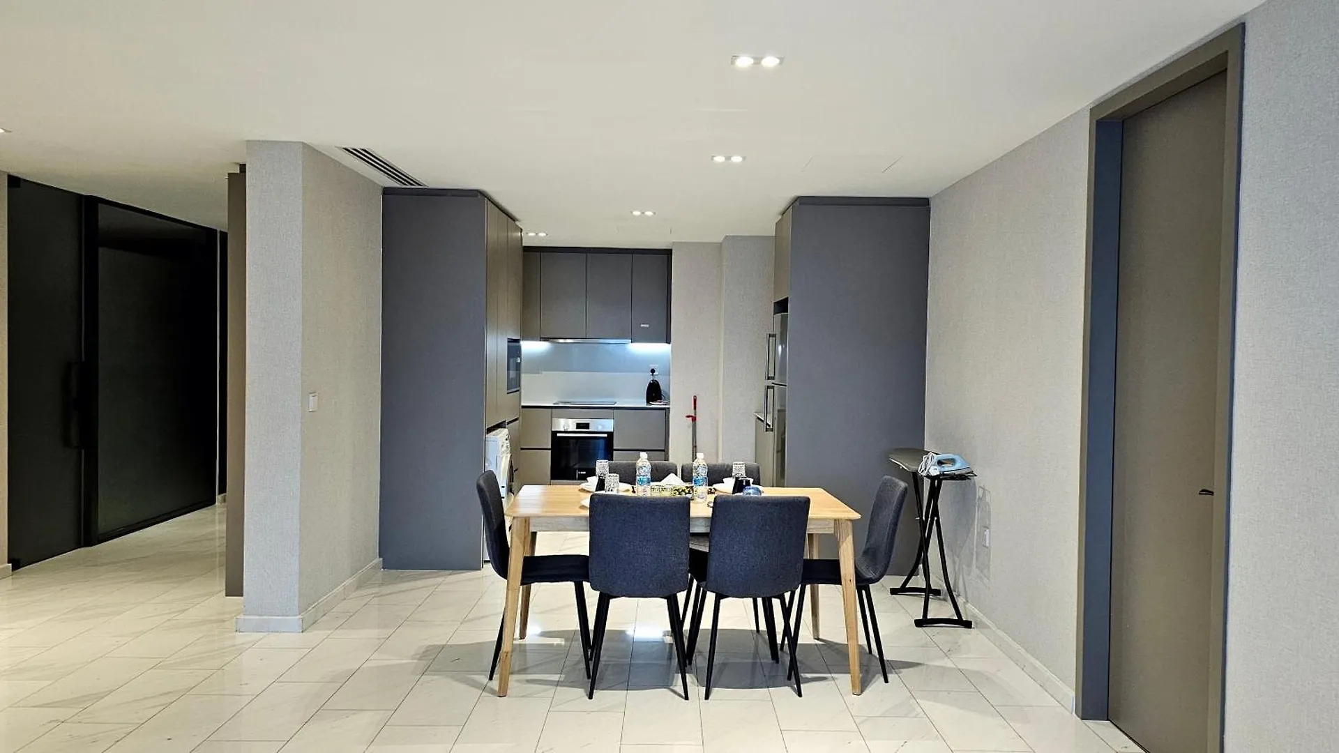 아파트 Crystal Service Suite At Eaton Klcc 쿠알라룸푸르