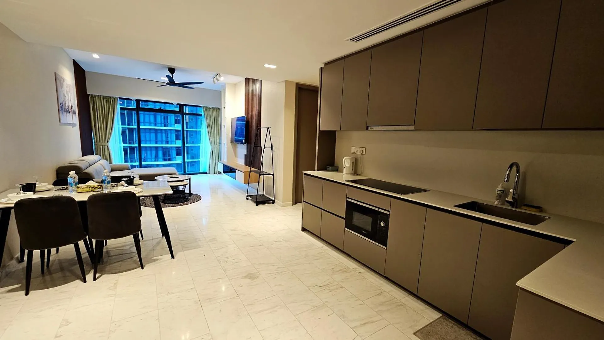 Crystal Service Suite At Eaton Klcc 쿠알라룸푸르 0*,  말레이시아