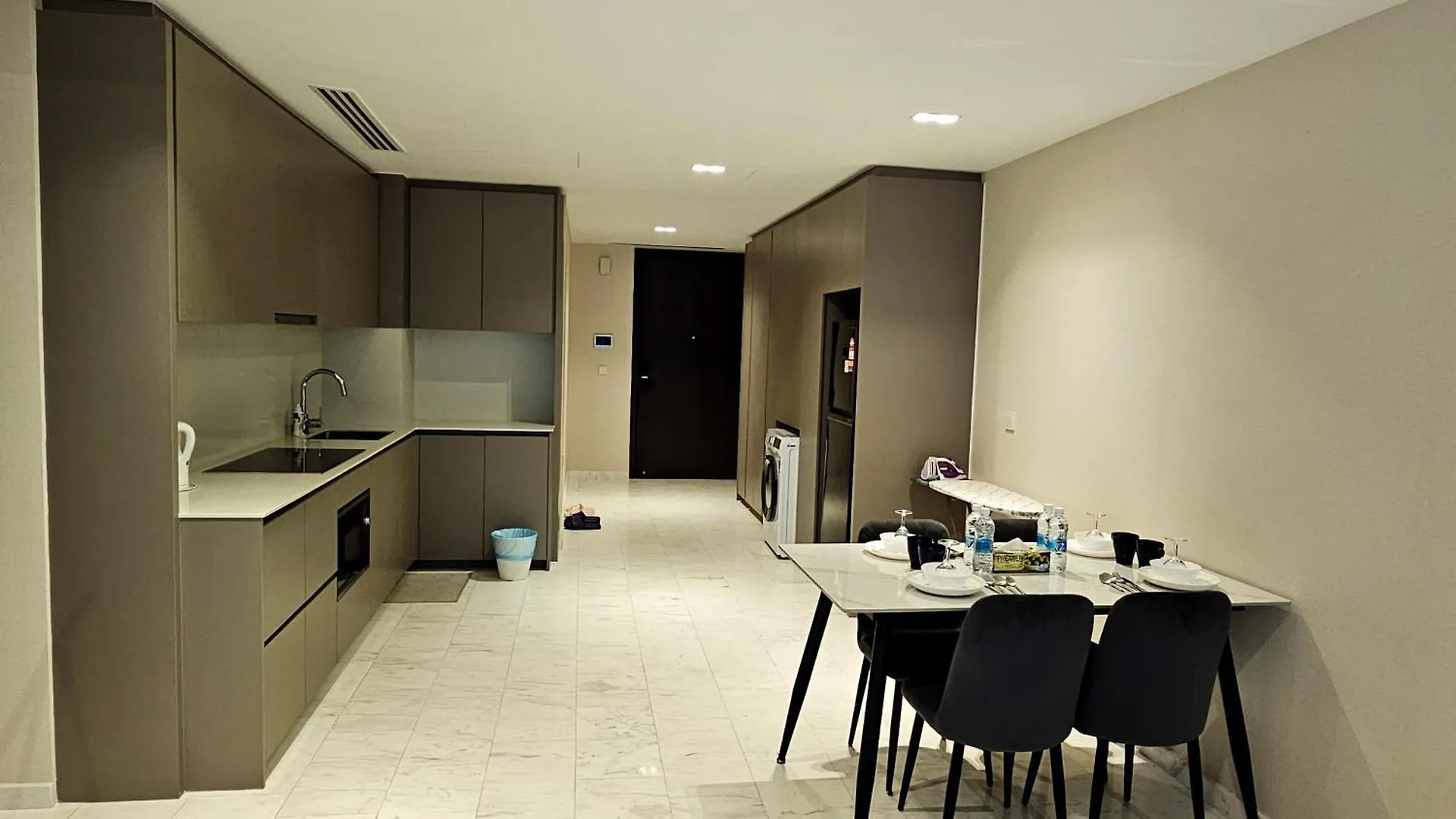 아파트 Crystal Service Suite At Eaton Klcc 쿠알라룸푸르 말레이시아