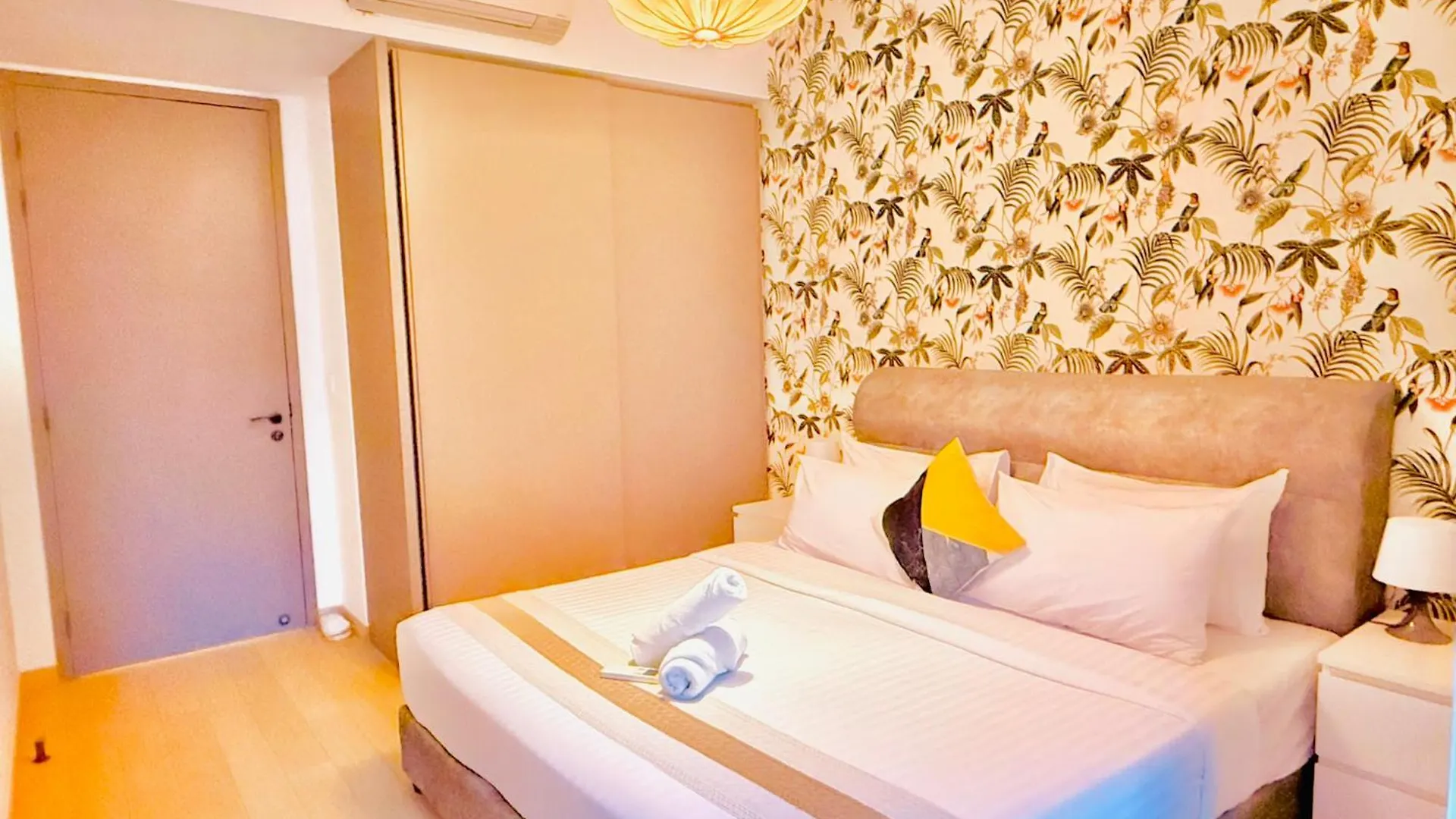 Crystal Service Suite At Eaton Klcc 쿠알라룸푸르
